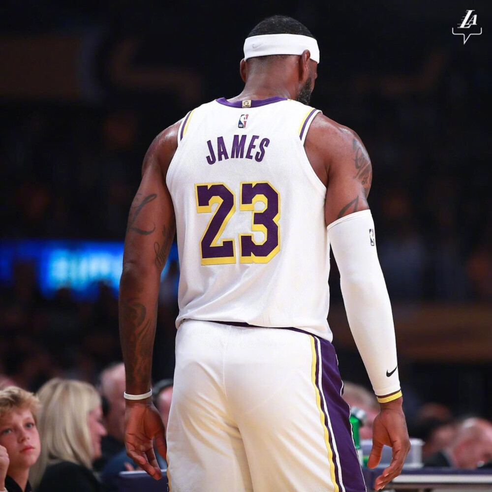 影响更衣室 影响更衣室